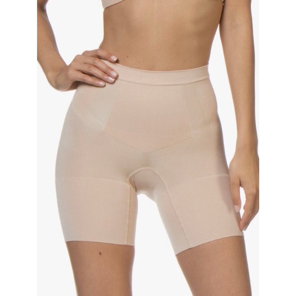 Spanx OnCore Mid Rise Mid Thigh Short Soft Nude Shapewear L